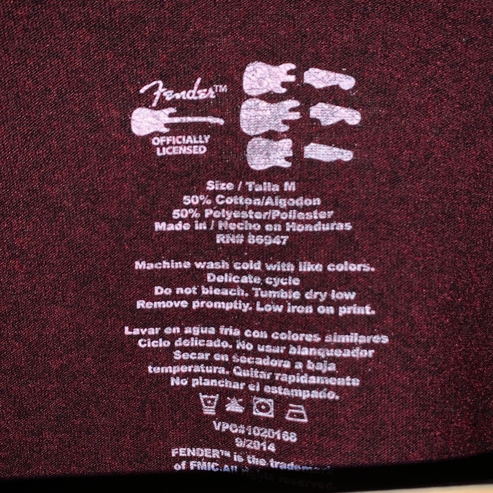 Fender Legends Never Die Burgundy T Shirt - Picture 4 of 4